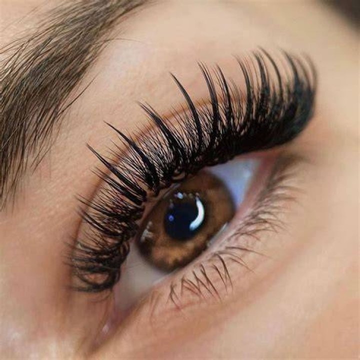 wispy natural eyelash extensions